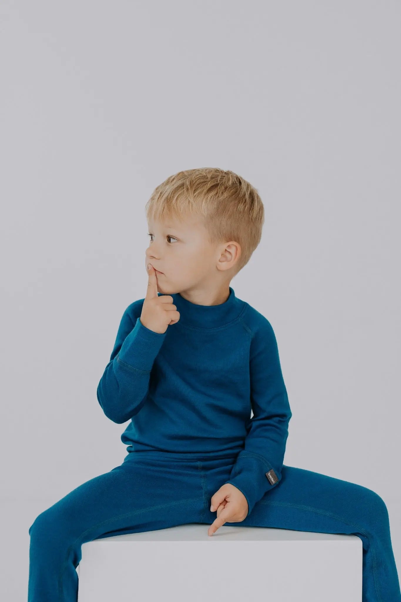 Shirts / Sweaters / Hoodies HelloLoomi